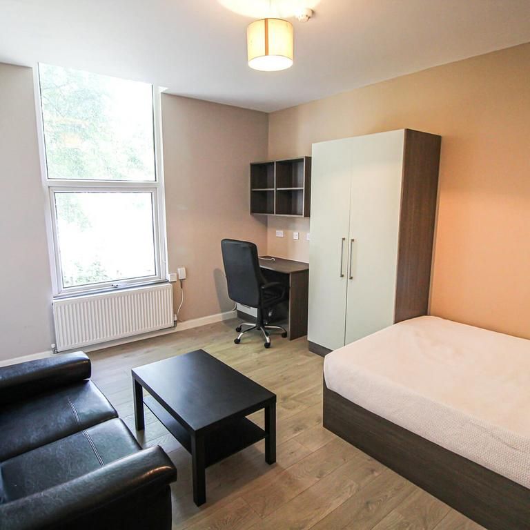 Studio to rent - Photo 1