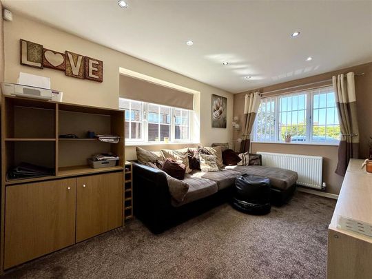 3 bedroom detached house to rent - Photo 1