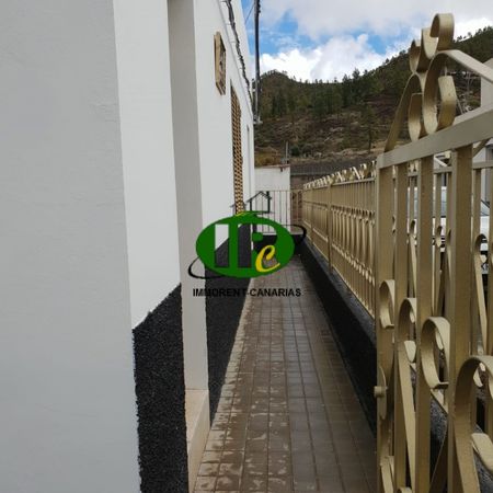 Detached house in a small village, centrally located in the mountains - Photo 2