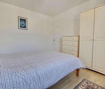 Newney Close, Portsmouth, PO2 - Photo 4