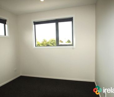 Two Bedroom Beauty - Photo 4