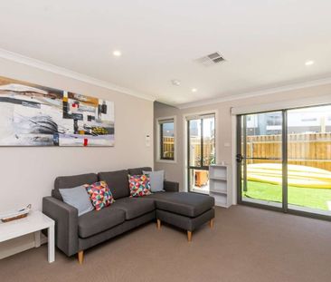 Townhouse in the heart of Coombs - Photo 2
