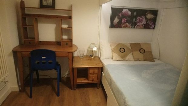 Studio Flat, Prior Deram Walk, CV4 - Photo 1