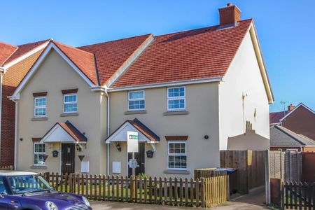 3 bedroom semi-detached house to rent - Photo 2