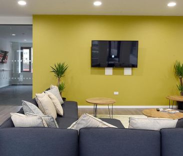 Studio to rent - Photo 1