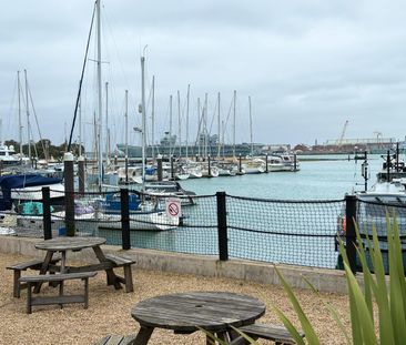 Flagstaff Green, Royal Clarence Yard, Gosport, Hampshire, PO12 - Photo 5