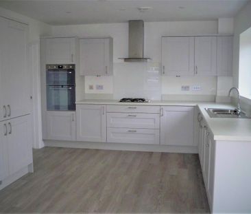 4 bedroom detached house to rent - Photo 5
