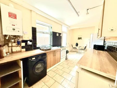 2 bedroom ground floor flat to rent - Photo 5