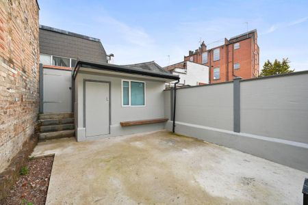 1 bedroom in a house share to rent - Photo 4