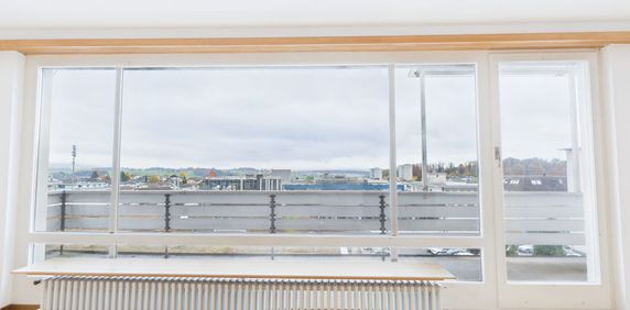 Luminous 4.5-room penthouse apartment with beautiful views Available for occupancy from March 2026 - Photo 2