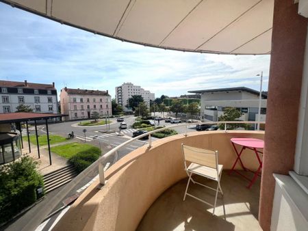 Location Appartement 2 pièces 48m² ROANNE 42300 - Photo 4