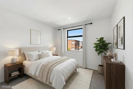 Well-presented Modern Home with park views - Photo 5