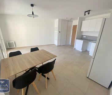 Location Appartement 2 pièces 46m² SOLLIES PONT 83210 - Photo 2