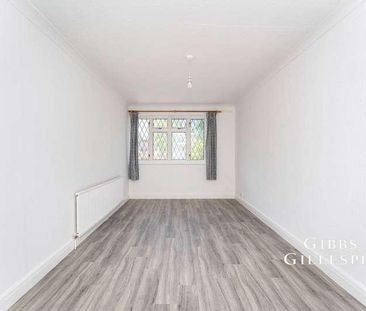 Long Lane, Ickenham, UB10 - Photo 1