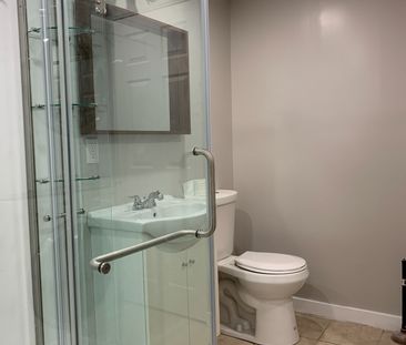 For Lease - 290 Britannia Avenue Unit# Lower, Bradford West Gwillim... - Photo 5