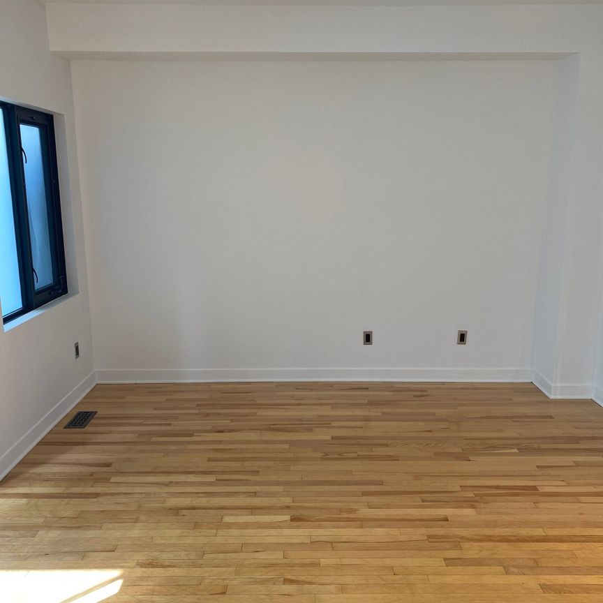 For Lease - 154 Spruce Street Unit# Unit I, West Centre Town, Ontario - Photo 1