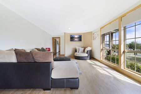 Make Yourself at Home on Melrose - Photo 4