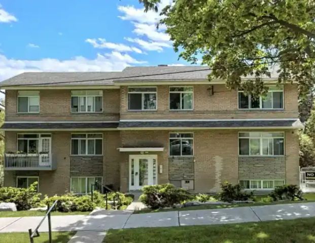 Well Priced - South Etobicoke - 1 bedroom apartment | 31 Cannon Road, Toronto - Photo 1