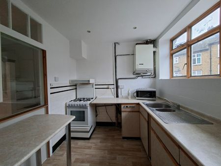 5 Bed Maisonette, Aylmer Parade, N2 - Photo 2