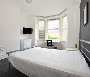 6 bedroom terraced house to rent - Photo 2