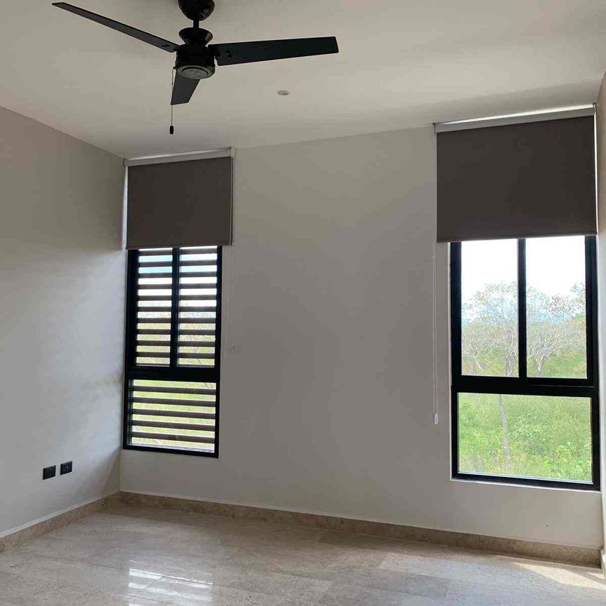 Townhouse con piscina privada y paneles solares, dentro de complejo privado. - Photo 1