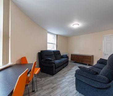 4 bedroom apartment to rent - Photo 1