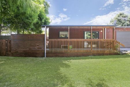 2 bedroom Flat at Bucklands Beach - Photo 2
