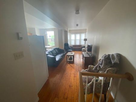 93 Lower Union Street - Unit 2, 4 bed, 1 bath STUDENT RENTAL AVAILABLE MAY 2025 - Photo 2