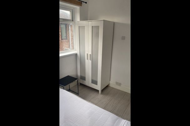 Room in a Shared House, Wilbraham Road, M14 - Photo 1