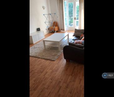 1 bedroom in a flat share to rent - Photo 1