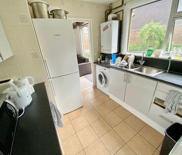 Room in a Shared House, Caledonian Road Station, N7 - Photo 6