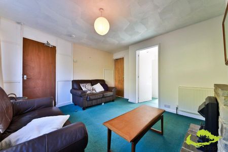 4 bedroom terraced house to rent - Photo 2