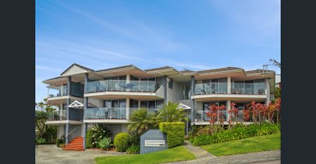 Furnished ground floor apartment in fantastic location - Photo 3