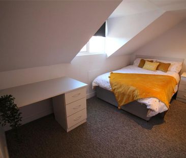 4 bedroom terraced house to rent - Photo 5