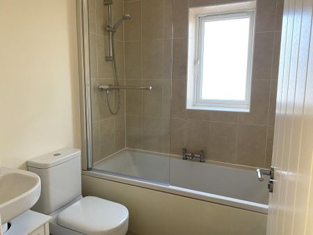 2 bedroom semi-detached house to rent - Photo 4