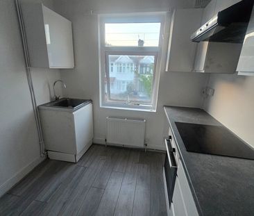Room in a Shared House, Egerton Gardens, NW4 - Photo 4