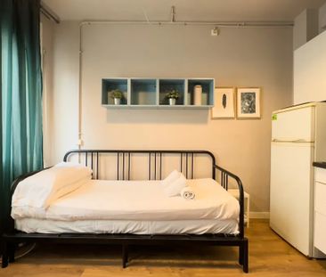 Carrer del Vallès, Barcelona, Catalonia 08030 - Photo 3