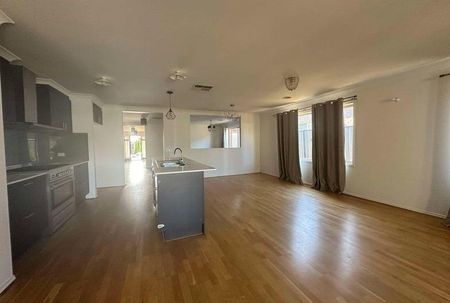 Where Comfort Dances with Style! - Photo 2