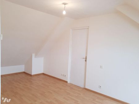 A LOUER Commune de CHAVOY maison d'habitation comprenant : - au rez-de-chaussée : séjour a... - Photo 4