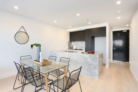 Three Bedroom Town Home - Photo 5