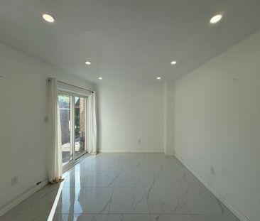 For Lease - 49 Ambercroft Boulevard, Toronto, Ontario - Photo 6