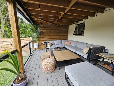 For Lease - 11 Edison Circle, Toronto, Ontario - Photo 2