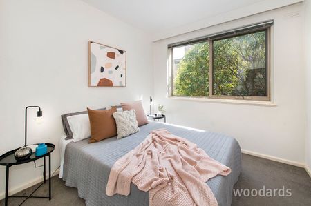 Bright and Versatile Apartment in Prime Hawthorn Location - Photo 5