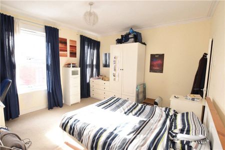 4 bedroom terraced house to rent - Photo 3