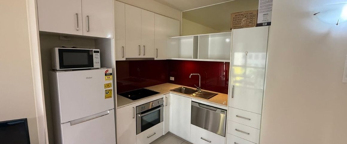 Fully furnished in heart location - Photo 1