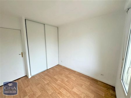 Location Appartement 3 pièces 55m² LILLE 59000 - Photo 3