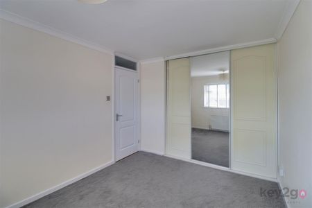 Wickfield Grove, Hackenthorpe, S12 - Photo 4