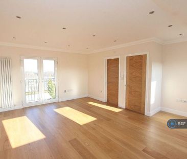 4 bedroom semi-detached house to rent - Photo 1