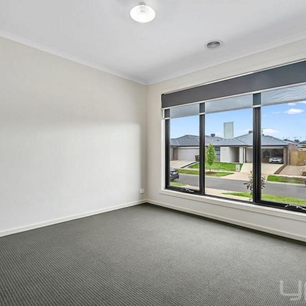 24 Dickens Street, STRATHTULLOH - Photo 1