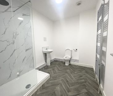 1 bed house share to rent in Coal Clough Lane, Burnley, BB11 - Photo 1